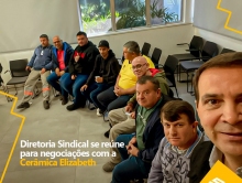 Direção do Sindicato se reúne com trabalhadores na Cerâmica Elisabeth
