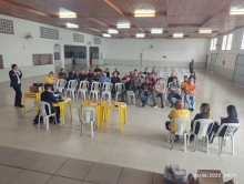 Sindicato realiza Assembleia com trabalhadores demitidos da Dexco