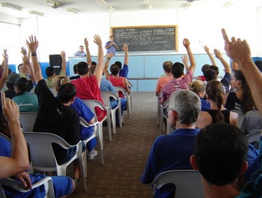 Sem avanços nas negociações dos trabalhadores ceramistas